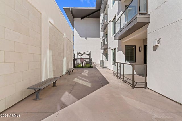 7300 E EARLL Drive 1018, Scottsdale, AZ 85251