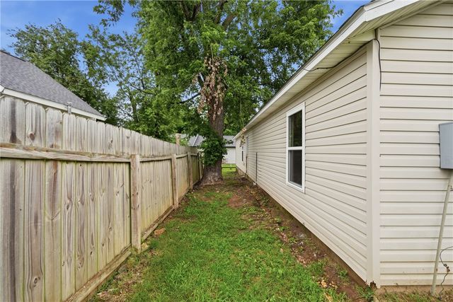 600 Huckleberry Lane, Springdale, AR 72764