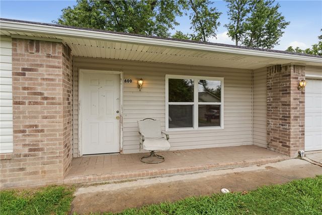 600 Huckleberry Lane, Springdale, AR 72764