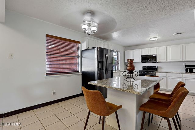 3705 Roslyn Drive, Horizon City, TX 79928