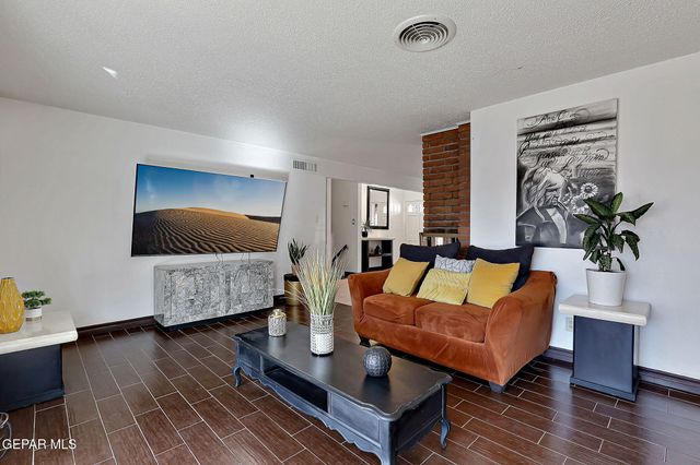 3705 Roslyn Drive, Horizon City, TX 79928