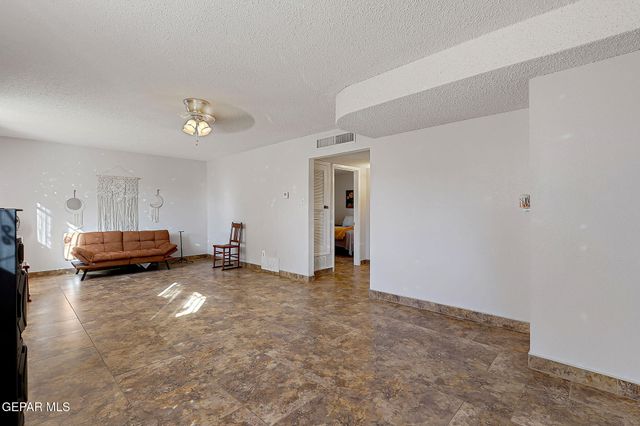 3705 Roslyn Drive, Horizon City, TX 79928