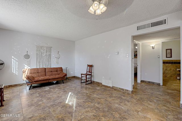 3705 Roslyn Drive, Horizon City, TX 79928