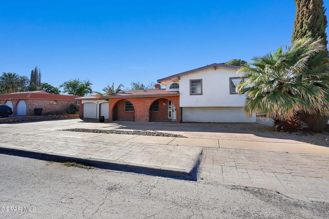 3705 Roslyn Drive, Horizon City, TX 79928