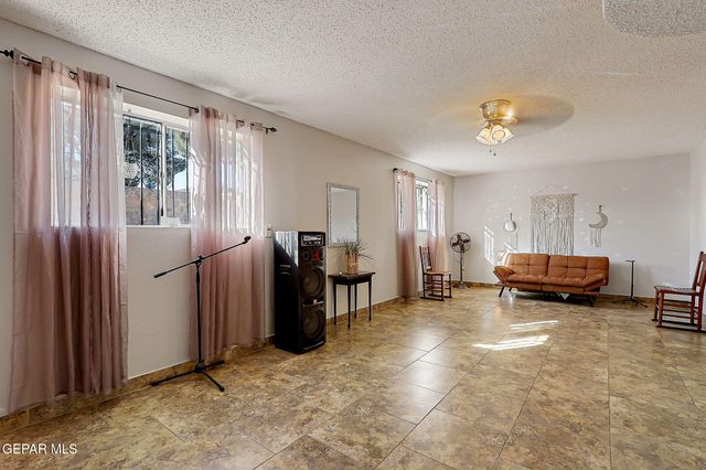 3705 Roslyn Drive, Horizon City, TX 79928