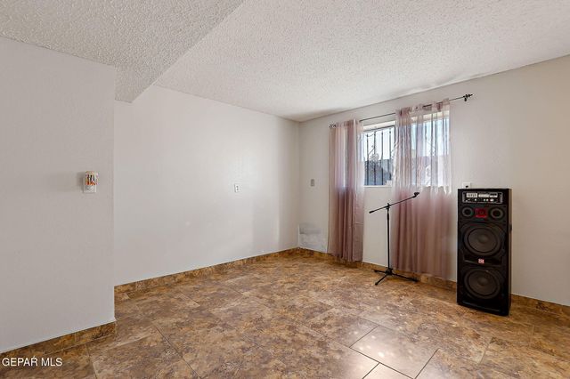 3705 Roslyn Drive, Horizon City, TX 79928