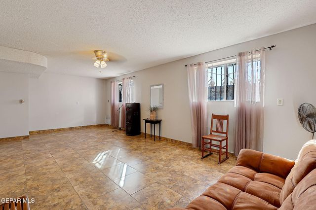 3705 Roslyn Drive, Horizon City, TX 79928