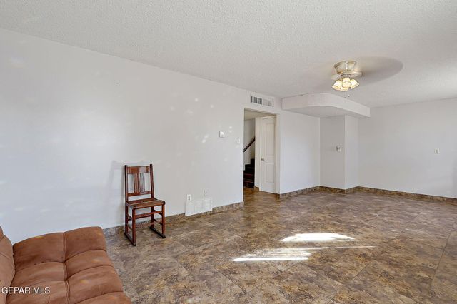 3705 Roslyn Drive, Horizon City, TX 79928