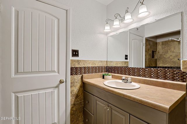 3705 Roslyn Drive, Horizon City, TX 79928