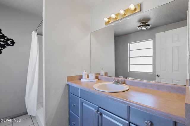 3705 Roslyn Drive, Horizon City, TX 79928