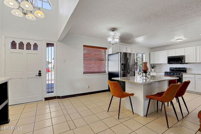 3705 Roslyn Drive, Horizon City, TX 79928