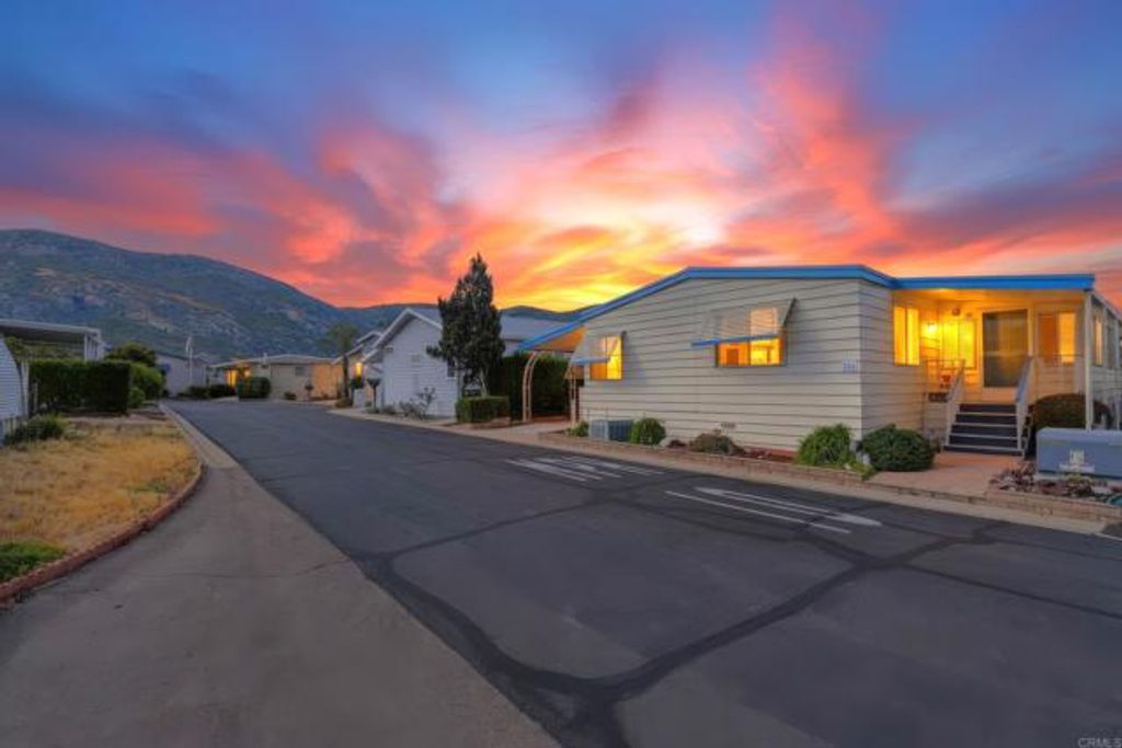 15420 Olde Highway 80 104, El Cajon, CA 92021