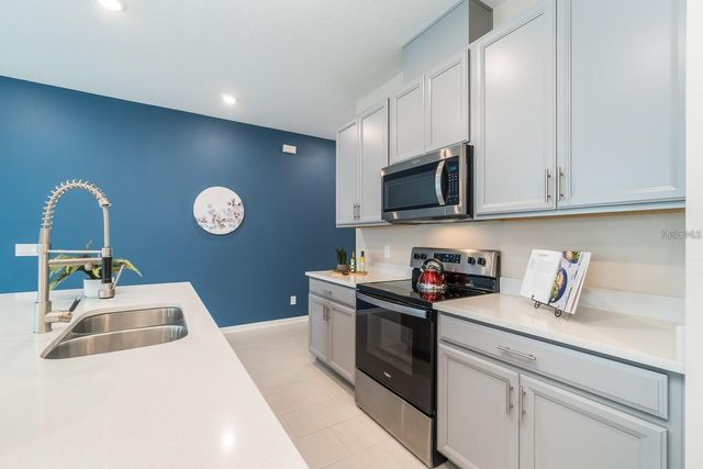 1118 ARBOUR VERDE COURT, Tampa, FL 33613