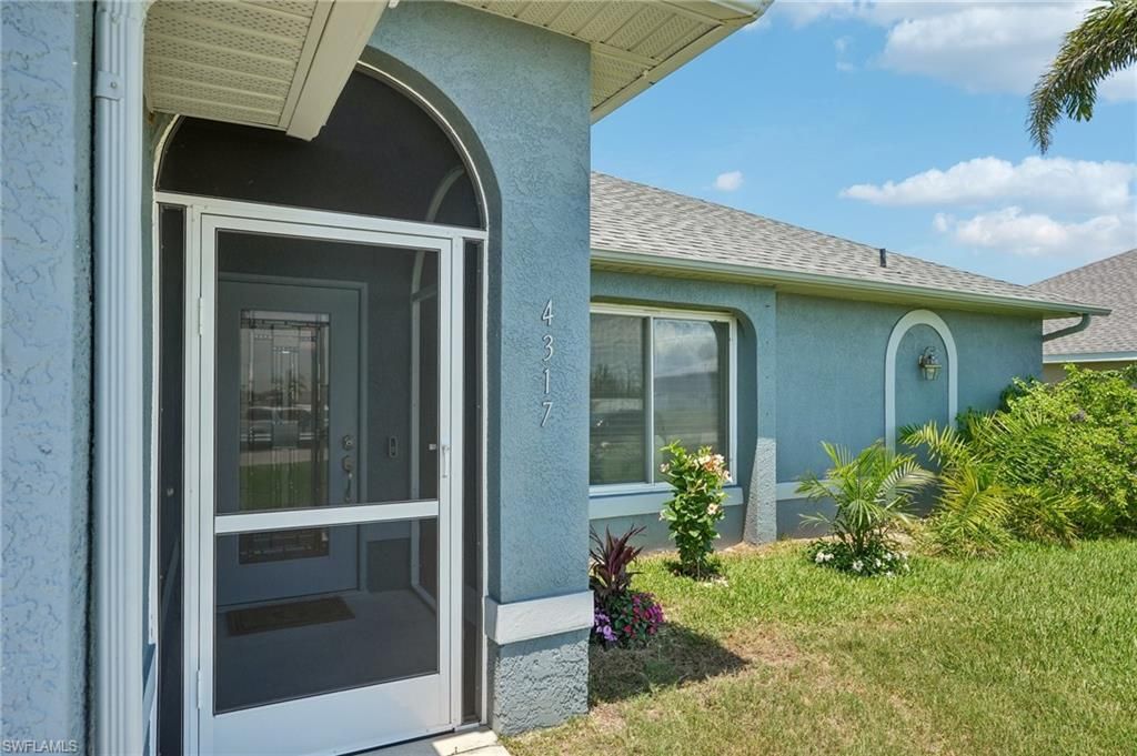Image 4 of property listing at 4317 NW 40th TER, Cape Coral, FL 33993
