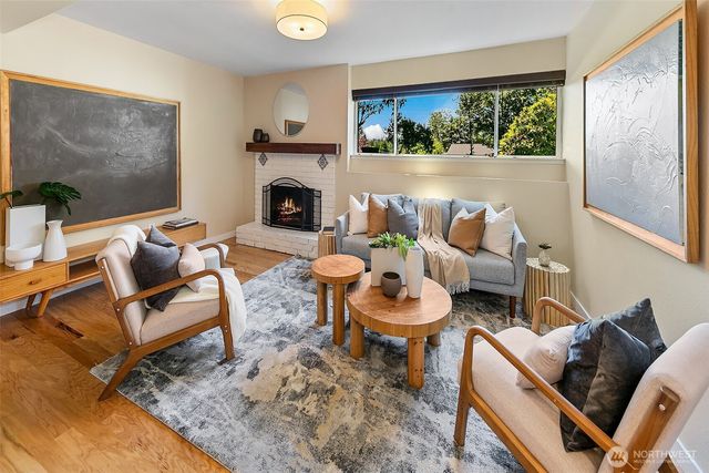 10704 126th Avenue NE, Kirkland, WA 98033
