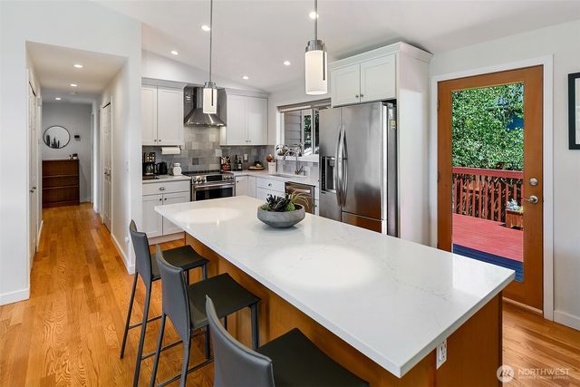 10704 126th Avenue NE, Kirkland, WA 98033