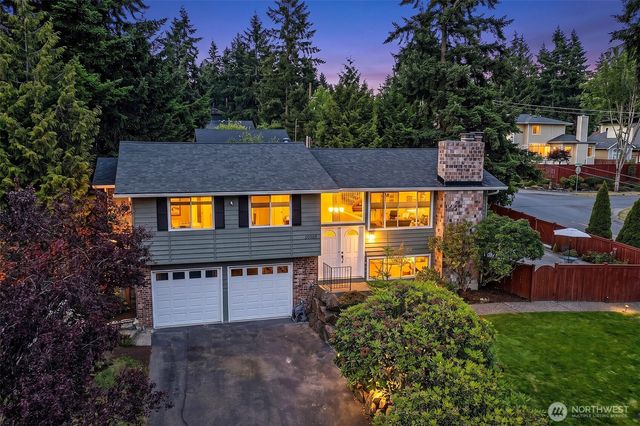 10704 126th Avenue NE, Kirkland, WA 98033