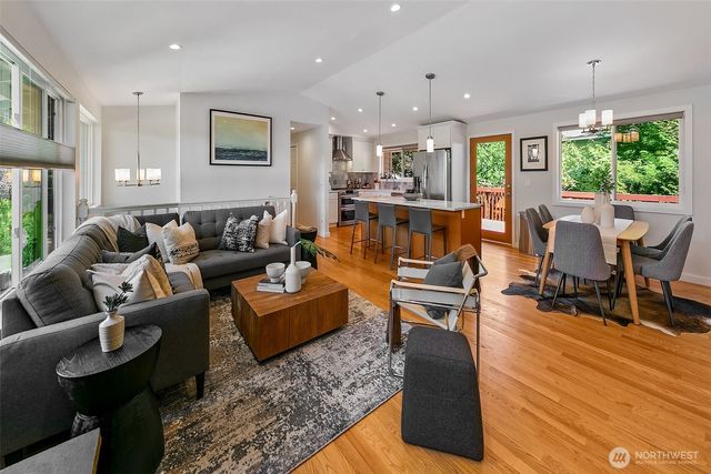 10704 126th Avenue NE, Kirkland, WA 98033