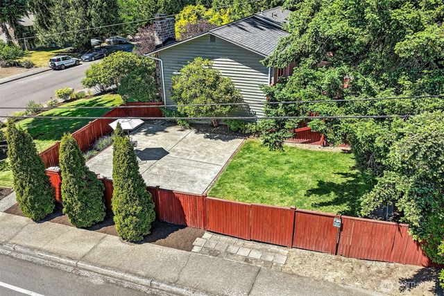 10704 126th Avenue NE, Kirkland, WA 98033
