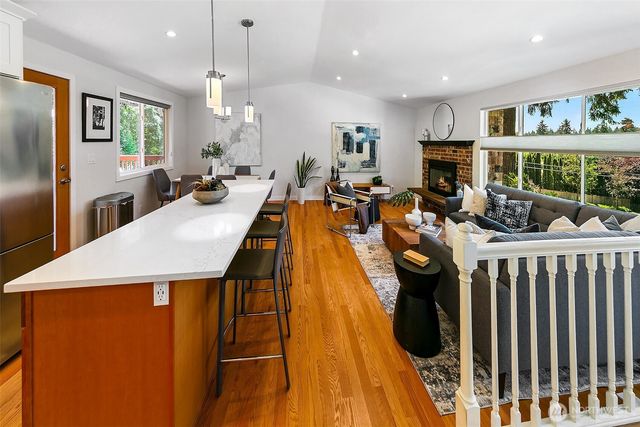 10704 126th Avenue NE, Kirkland, WA 98033