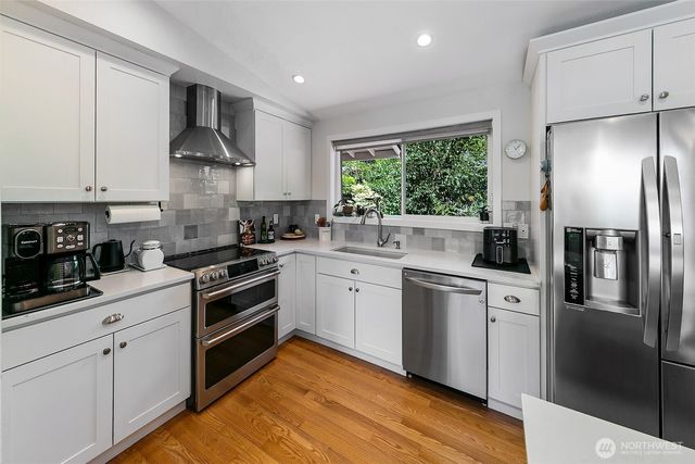 10704 126th Avenue NE, Kirkland, WA 98033