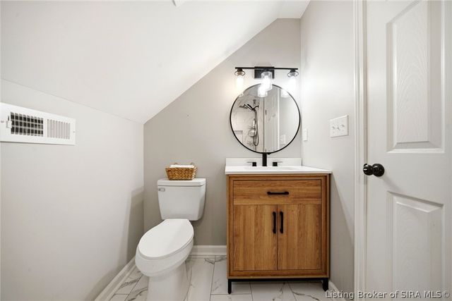 225 W Carter Avenue, Clarksville, IN 47129