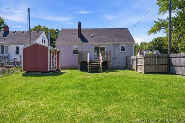 225 W Carter Avenue, Clarksville, IN 47129