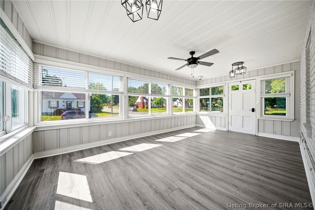 225 W Carter Avenue, Clarksville, IN 47129