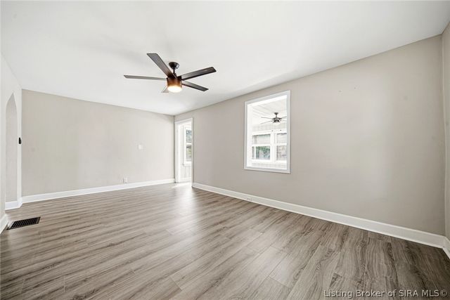 225 W Carter Avenue, Clarksville, IN 47129