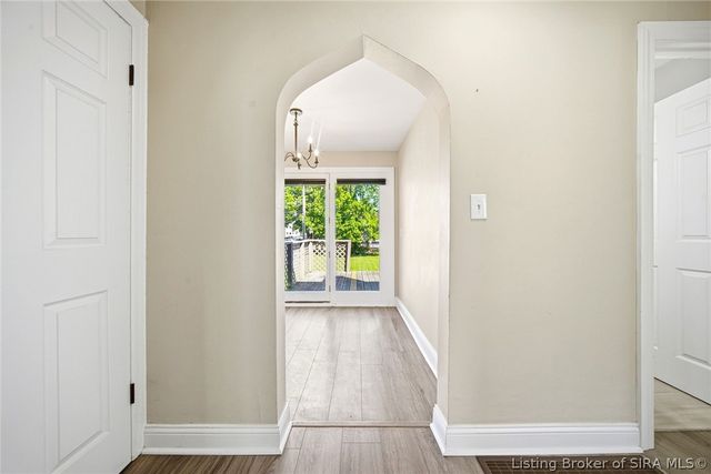 225 W Carter Avenue, Clarksville, IN 47129