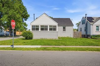 225 W Carter Avenue, Clarksville, IN 47129