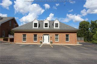 13 Courtney Drive, Charleston, WV 25304