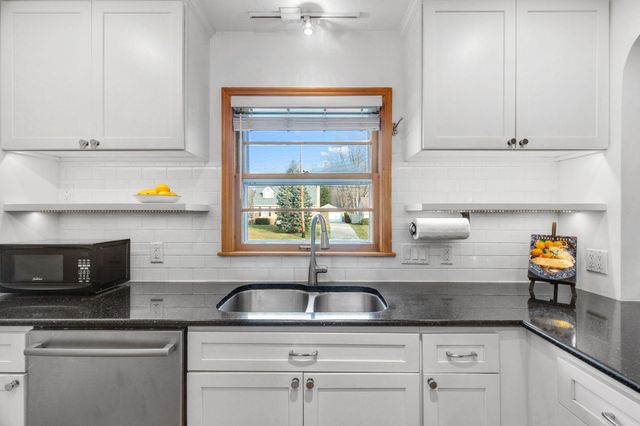 2908 30th Avenue NE, Saint Anthony, MN 55418