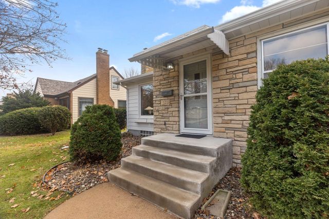 2908 30th Avenue NE, Saint Anthony, MN 55418