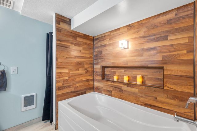 2908 30th Avenue NE, Saint Anthony, MN 55418