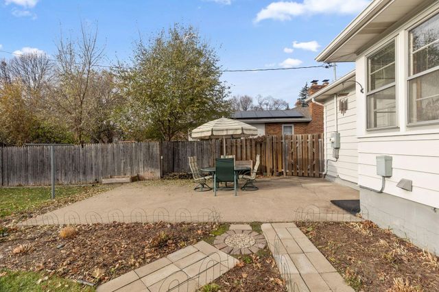 2908 30th Avenue NE, Saint Anthony, MN 55418