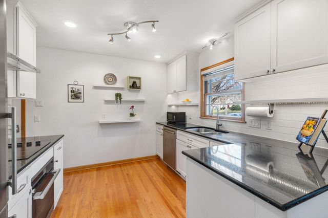 2908 30th Avenue NE, Saint Anthony, MN 55418