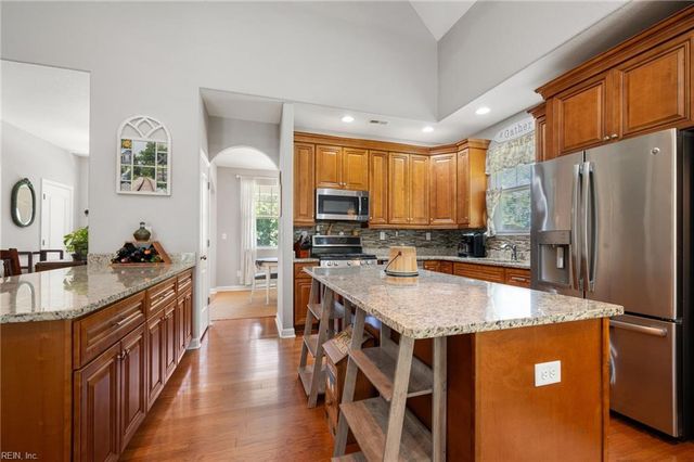 1802 Oyster Bay LN, Suffolk, VA 23436