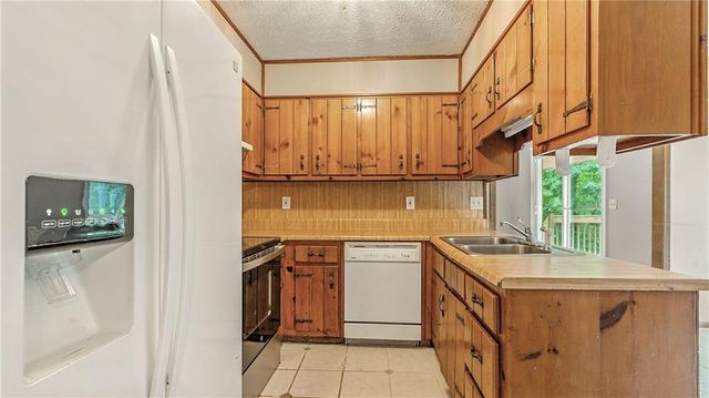 3896 Willow Ridge Court, Douglasville, GA 30135