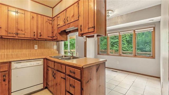 3896 Willow Ridge Court, Douglasville, GA 30135