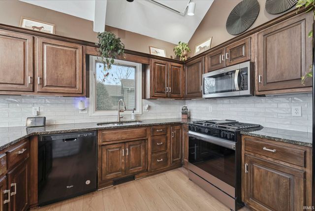 9403 Camberwell Drive, Fort Wayne, IN 46804