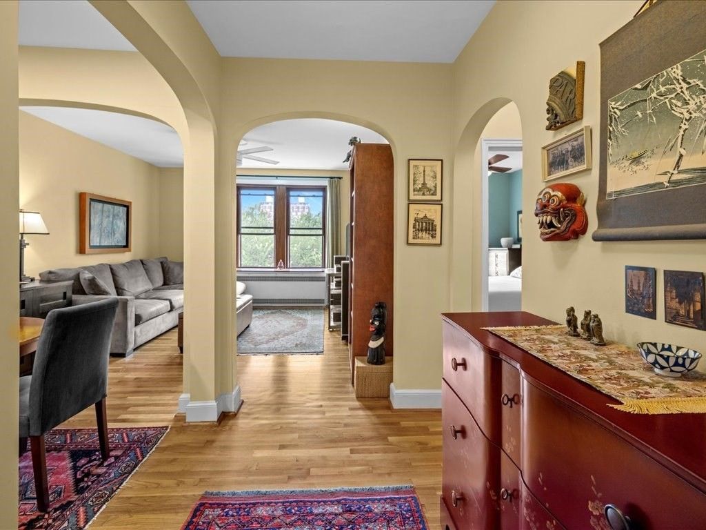 228 Commonwealth Ave 9, Boston, MA 02116