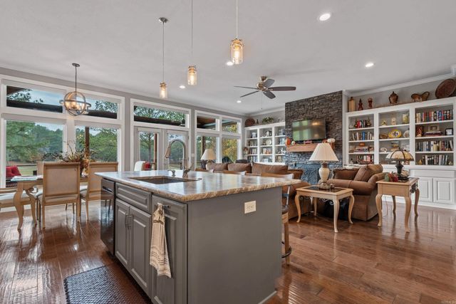 37 Terreno Lane, Hot Springs Village, AR 71909