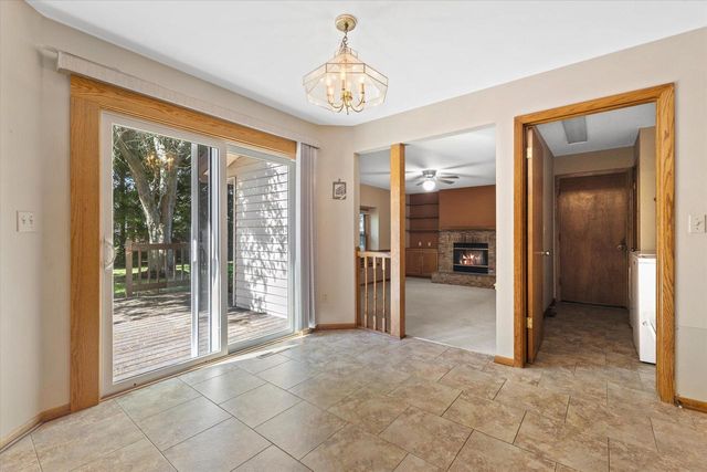 5630 Rachel GLEN, Racine, WI 53402