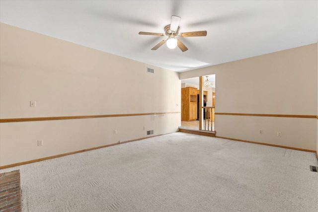5630 Rachel GLEN, Racine, WI 53402