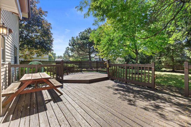 5630 Rachel GLEN, Racine, WI 53402