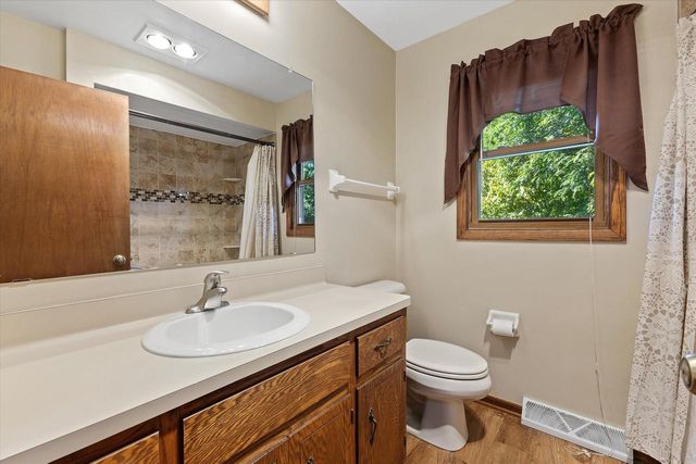 5630 Rachel GLEN, Racine, WI 53402