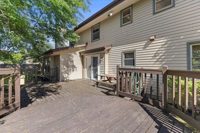 5630 Rachel GLEN, Racine, WI 53402