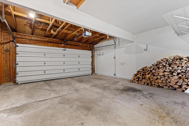 5630 Rachel GLEN, Racine, WI 53402