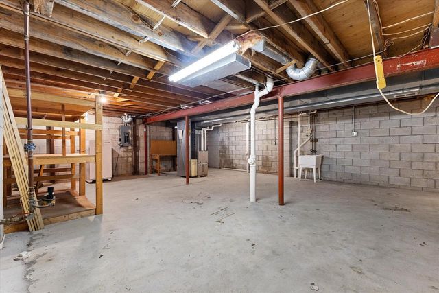 5630 Rachel GLEN, Racine, WI 53402